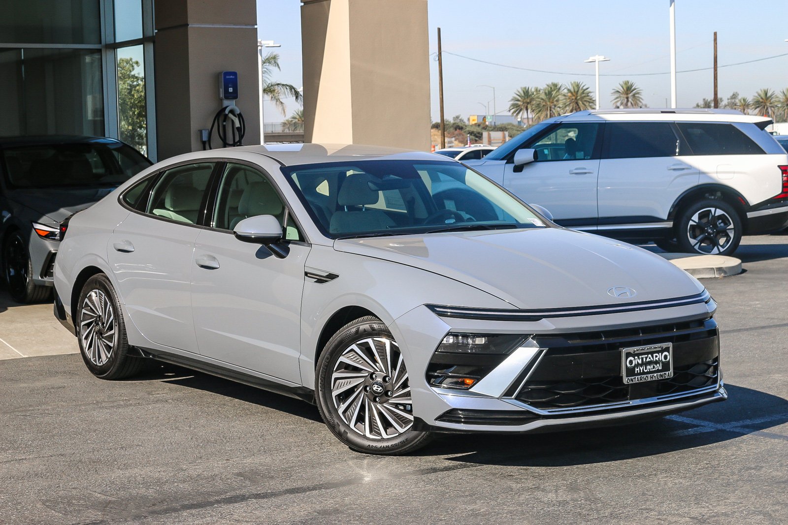 Certified Used 2025 Transmission Blue Hyundai SEL image 2