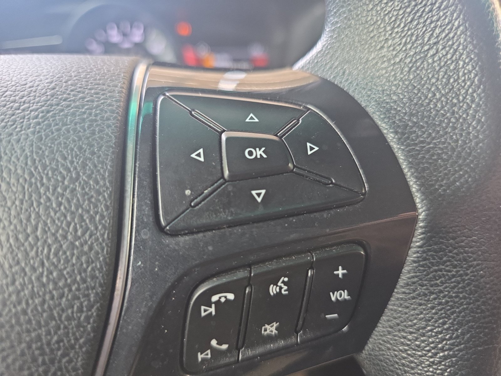 Used 2017 White Gold Metallic Ford Limited image 23