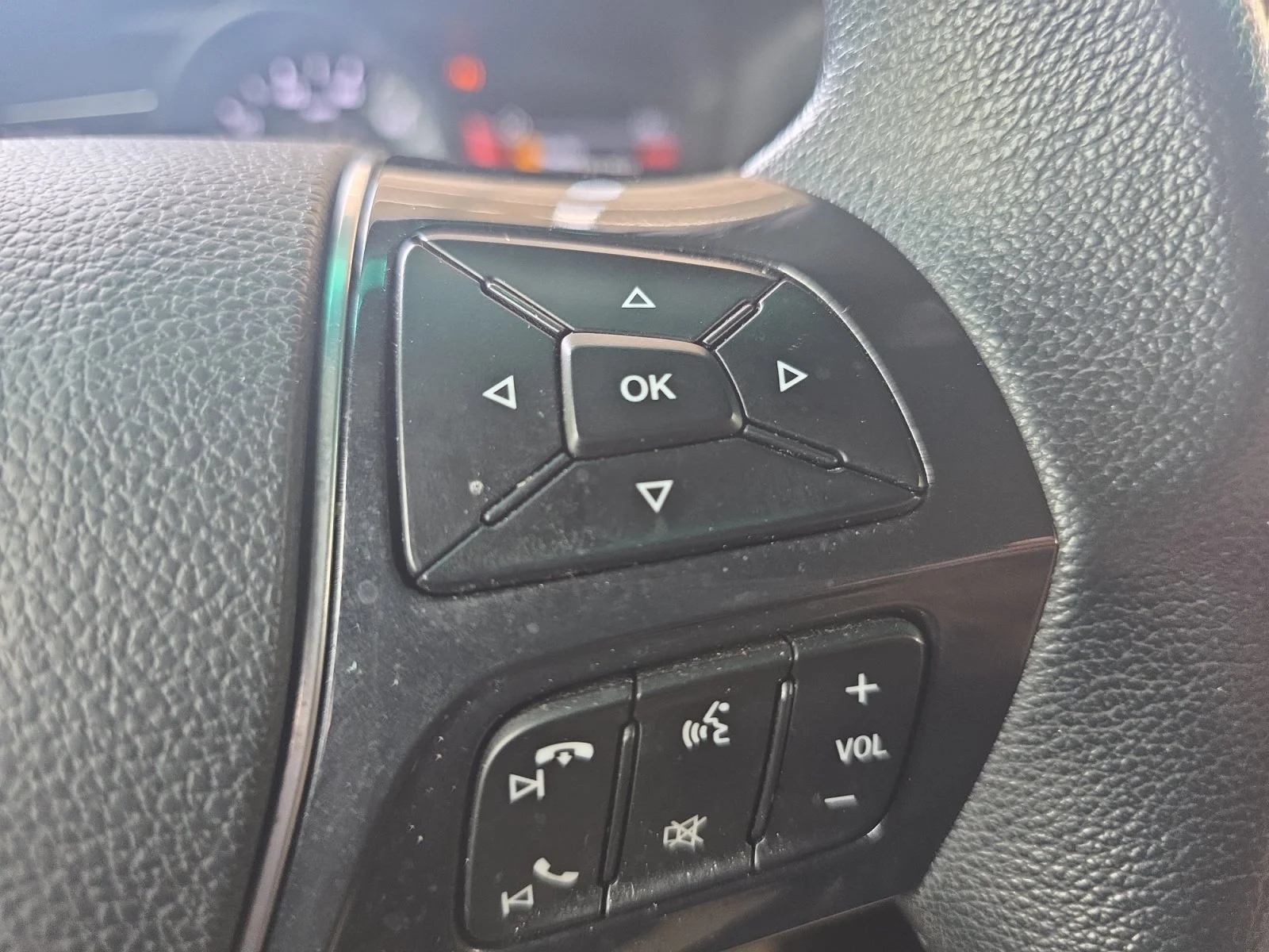 Used 2017 White Gold Metallic Ford Limited image 23
