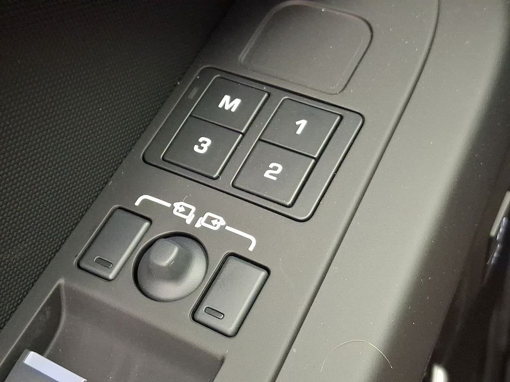 New 2026 Santorini Black Land Rover S image 20