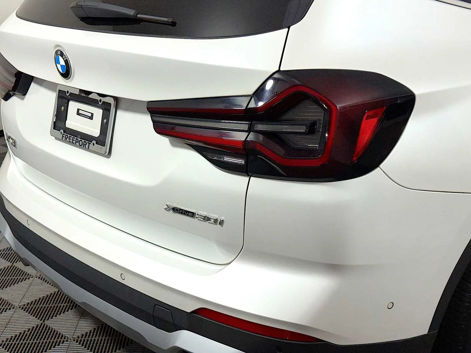 Certified Used 2023 Mineral White Metallic BMW xDrive30i image 28