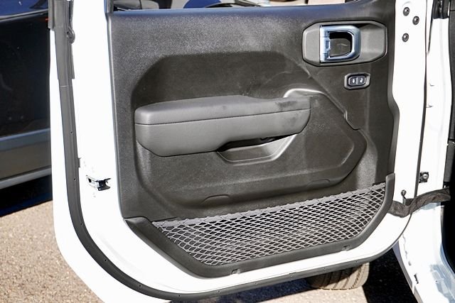 New 2026 Bright White Clear-Coat Exterior Paint Jeep Sport image 28