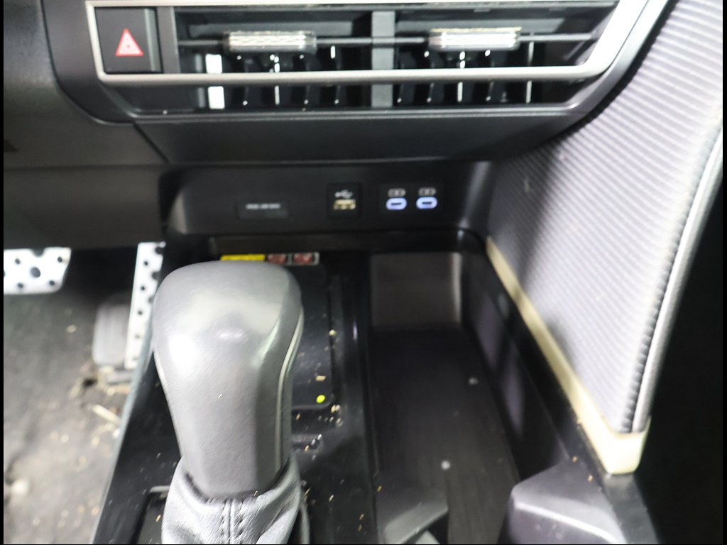 Used 2025 Ice Cap Toyota SE image 12