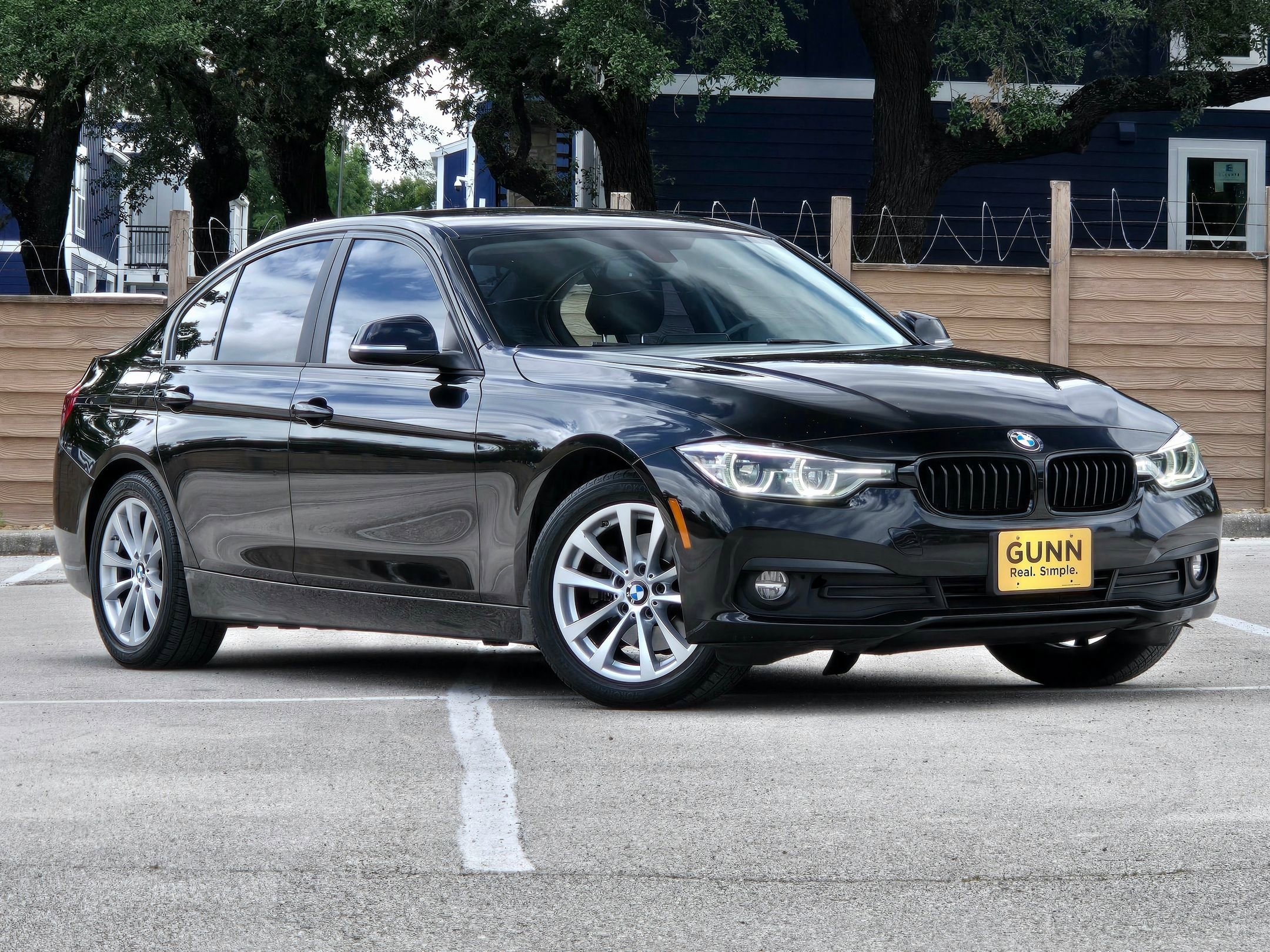 Used 2018 Black BMW 320i image 1
