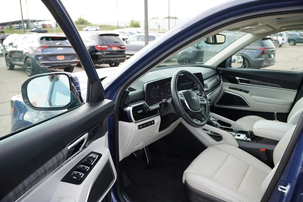 Certified Used 2024 Midnight Lake Blue Kia SX image 14