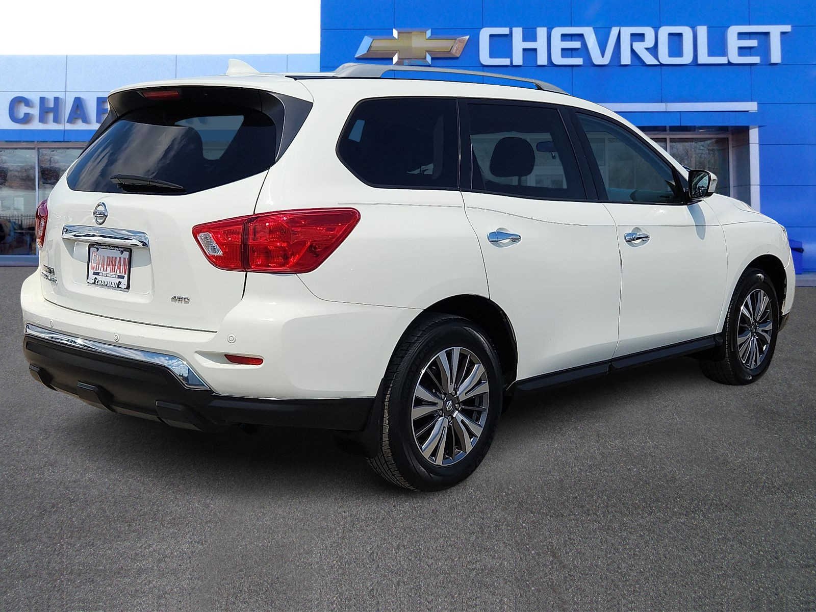 Used 2019 White Nissan S image 6