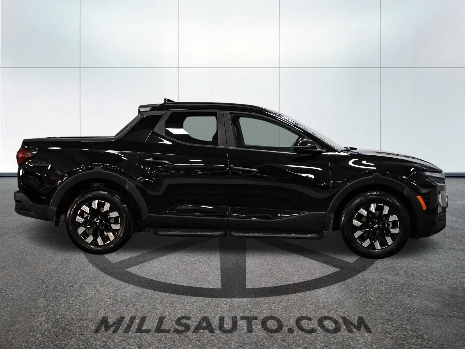 Used 2025 Black Hyundai SEL Activity image 10