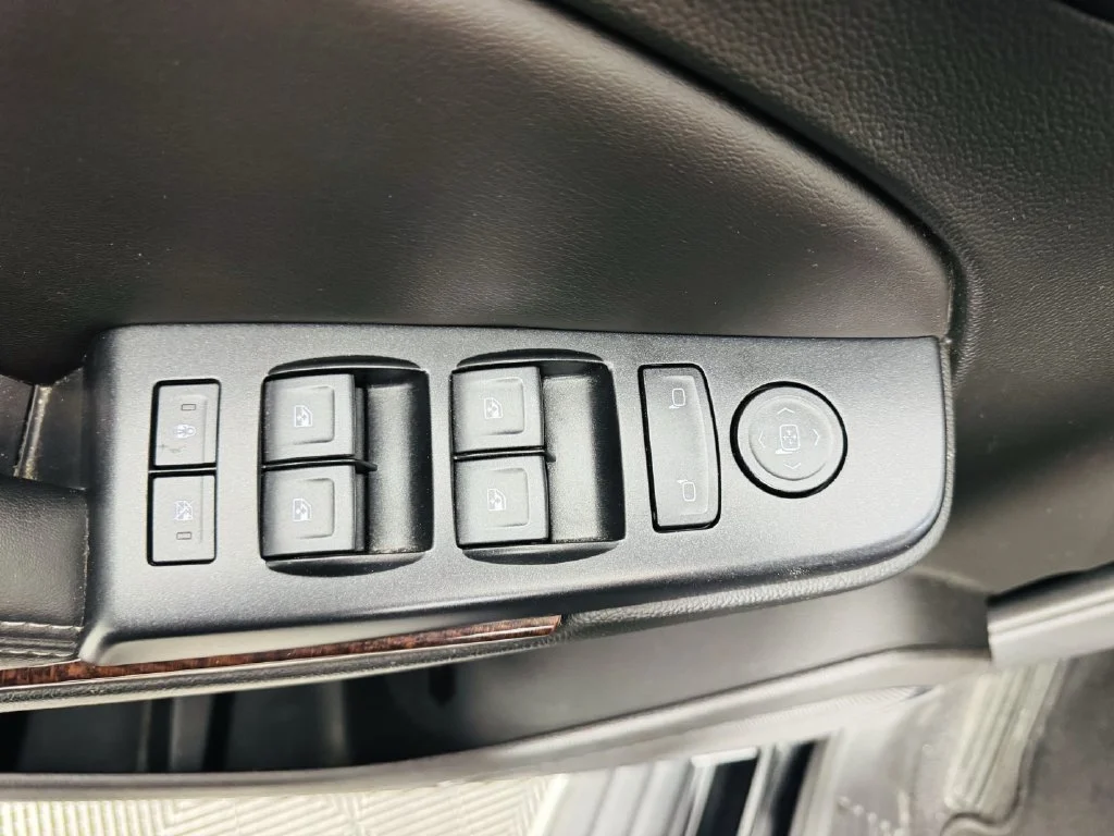 Used 2019 Black GMC SLE image 8