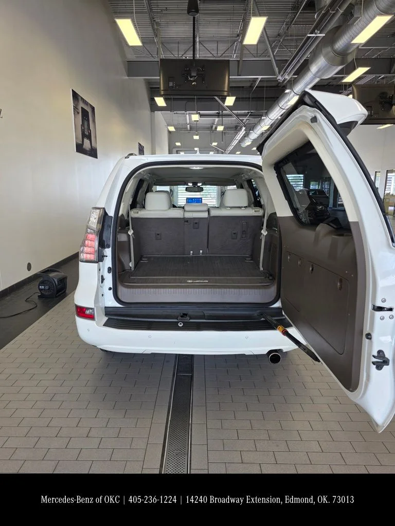 Used 2014 White Lexus 460 Luxury image 17
