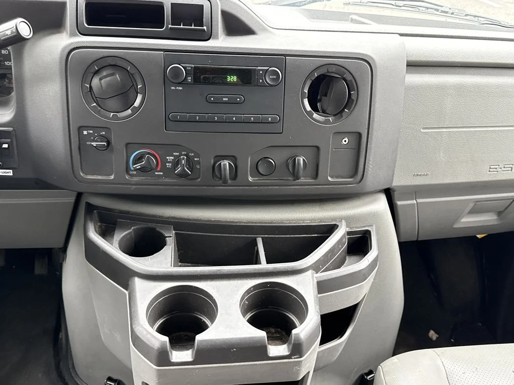 Used 2019 Oxford White Ford Base image 13