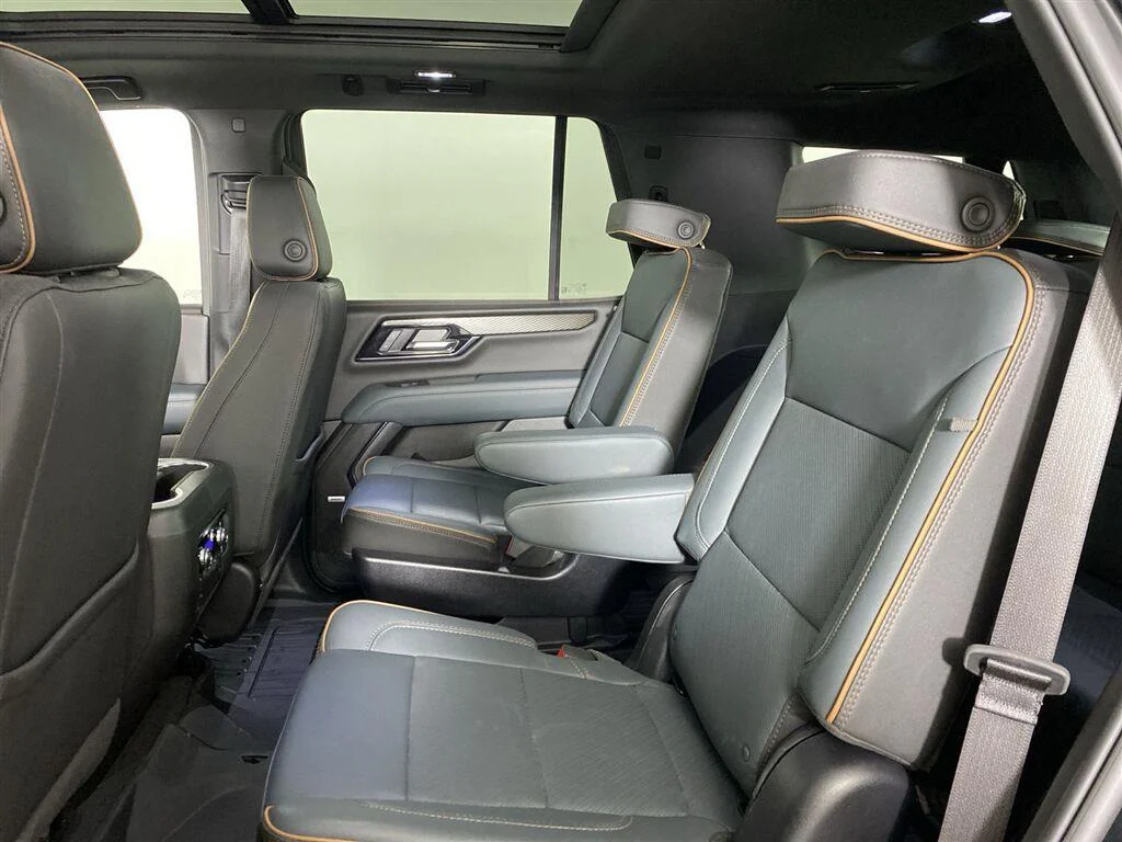 Used 2025 Onyx Black GMC AT4 image 28