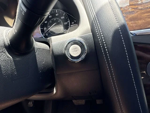Used 2018 Brown Nissan SL image 17