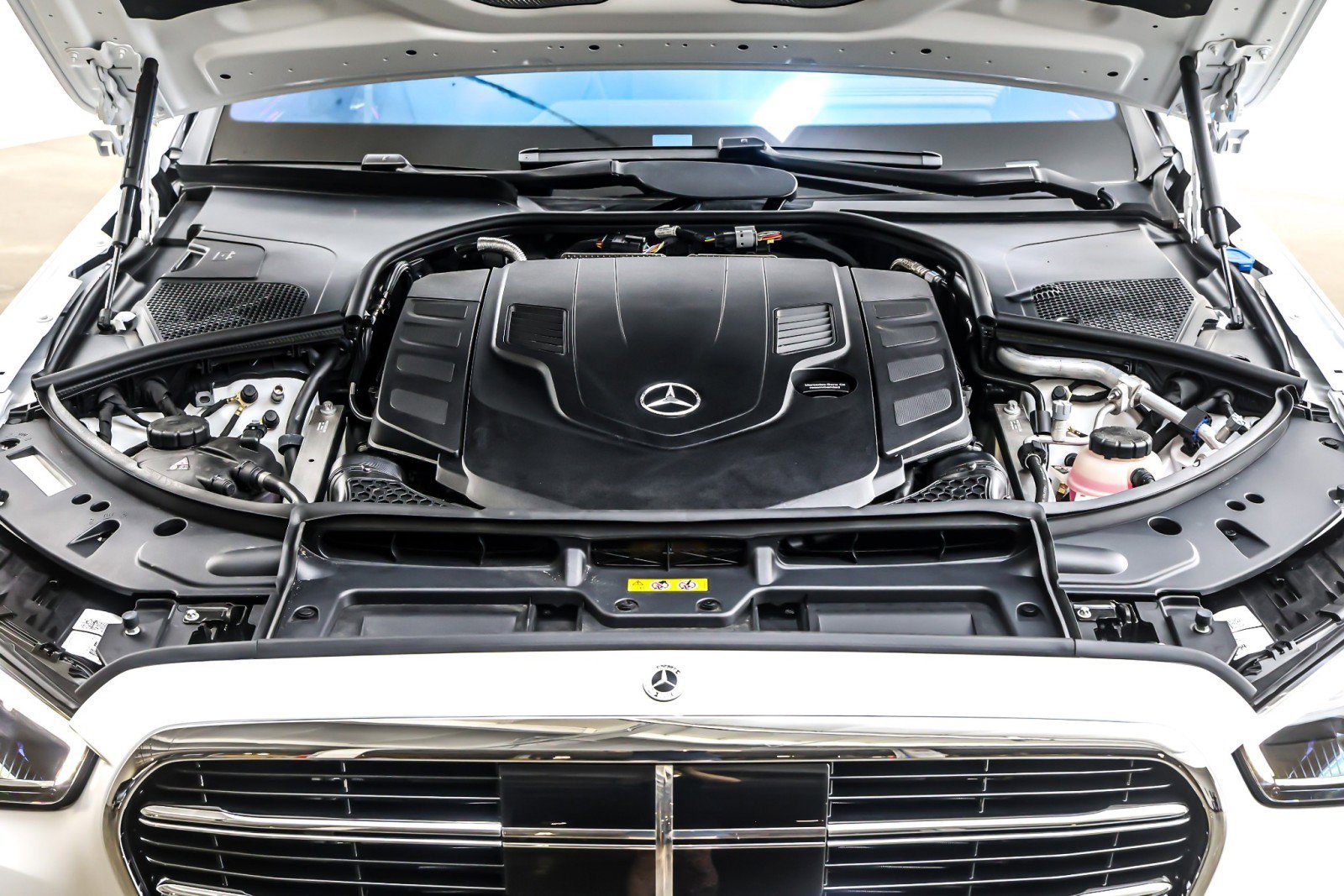 2025 Mercedes-Benz S-Class S 580 - Photo 30