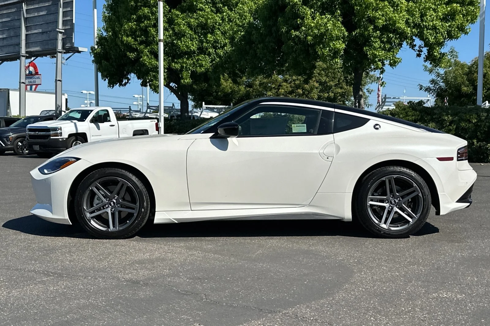 New 2026 Pearl White TriCoat / Super Black Two-tone Nissan Sport image 7