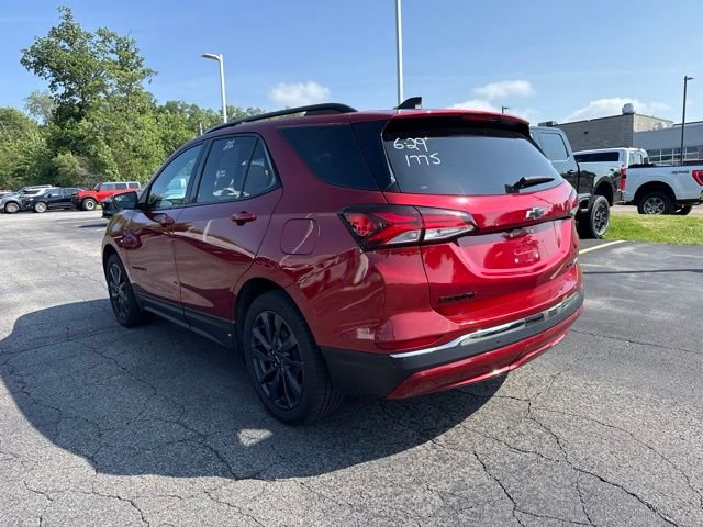 Used 2023 Red Chevrolet RS image 16