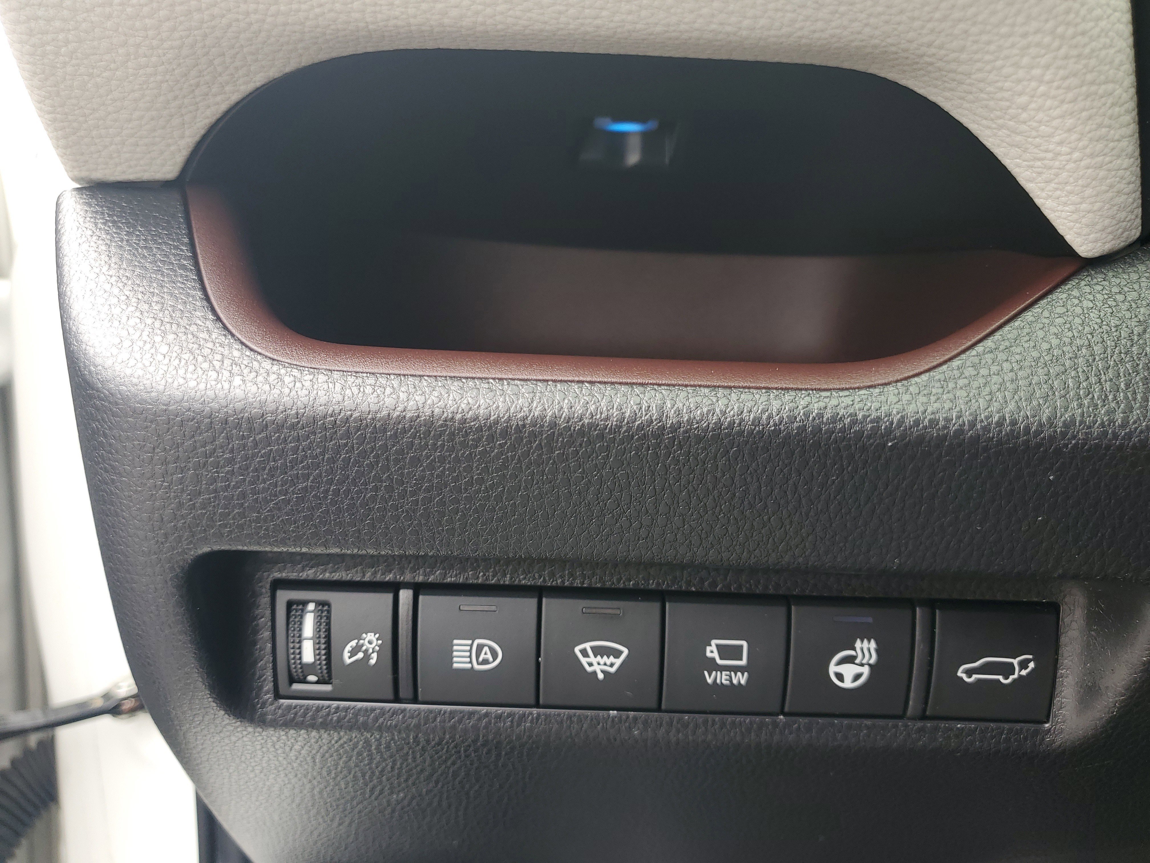 Used 2020 Blizzard Pearl Toyota Hybrid Limited image 25