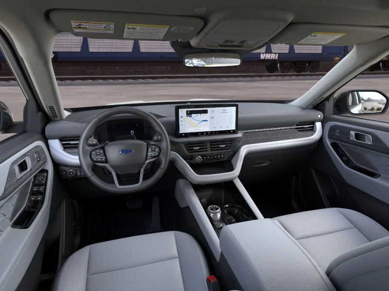 New 2026 Star White Metallic Tri-Coat Ford Platinum image 9