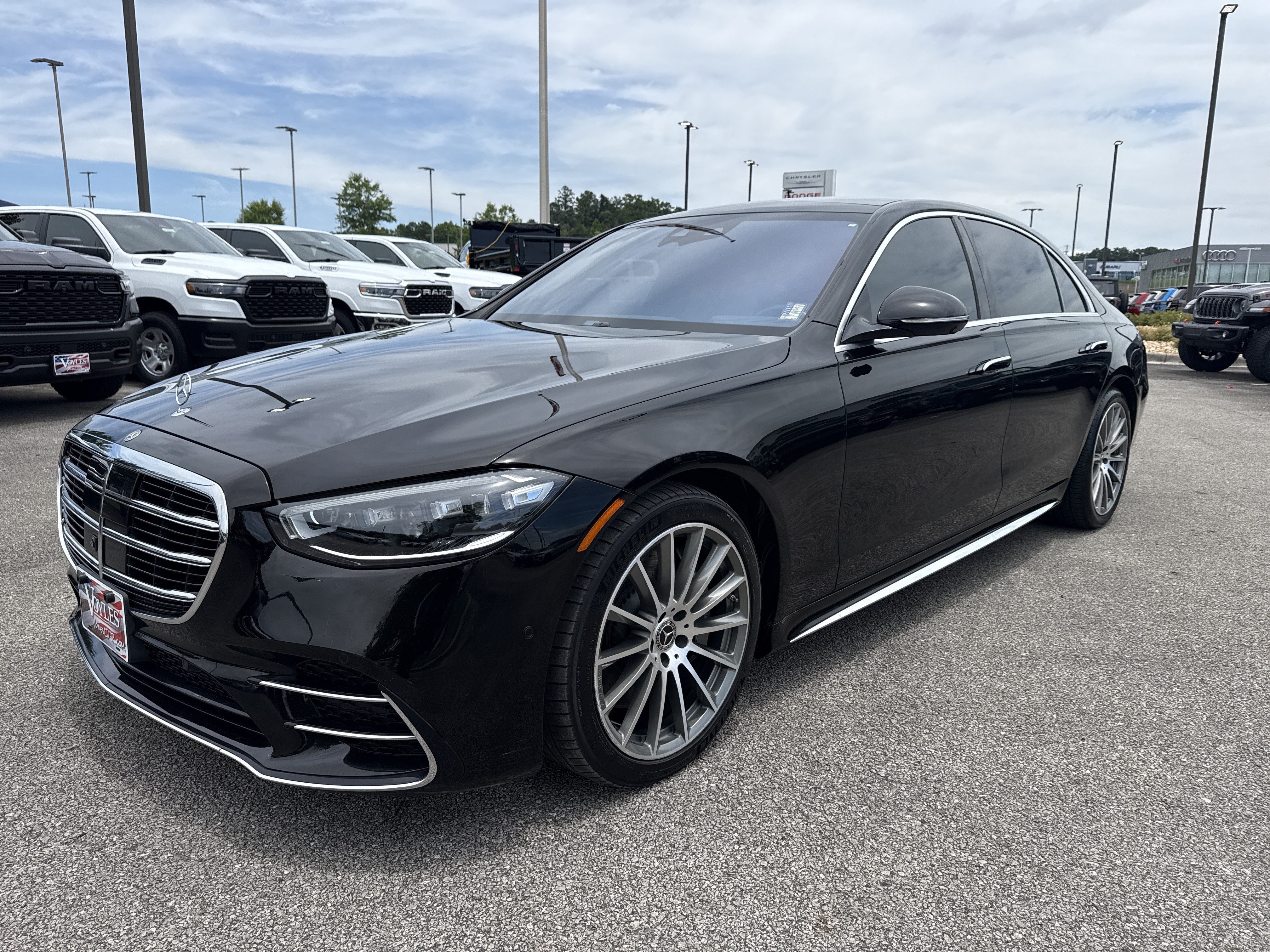 Used 2023 Black Mercedes-Benz S 500 image 3