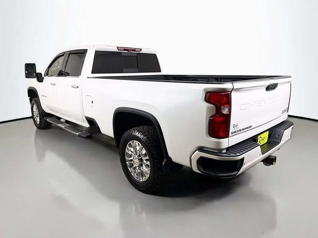 Used 2021 Iridescent Pearl Tricoat Chevrolet High Country image 8