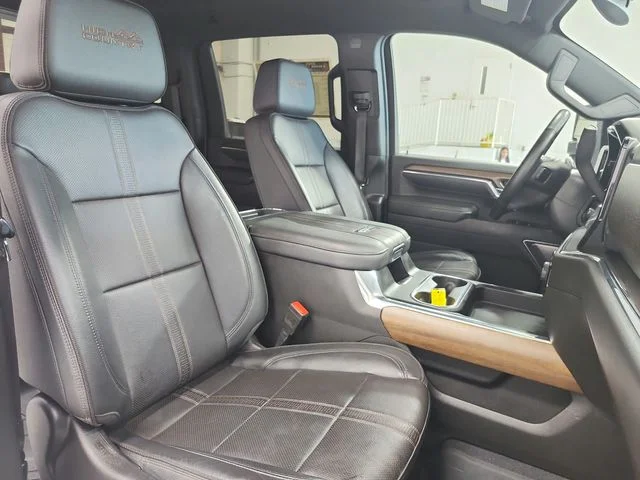Used 2024 White Chevrolet High Country image 41