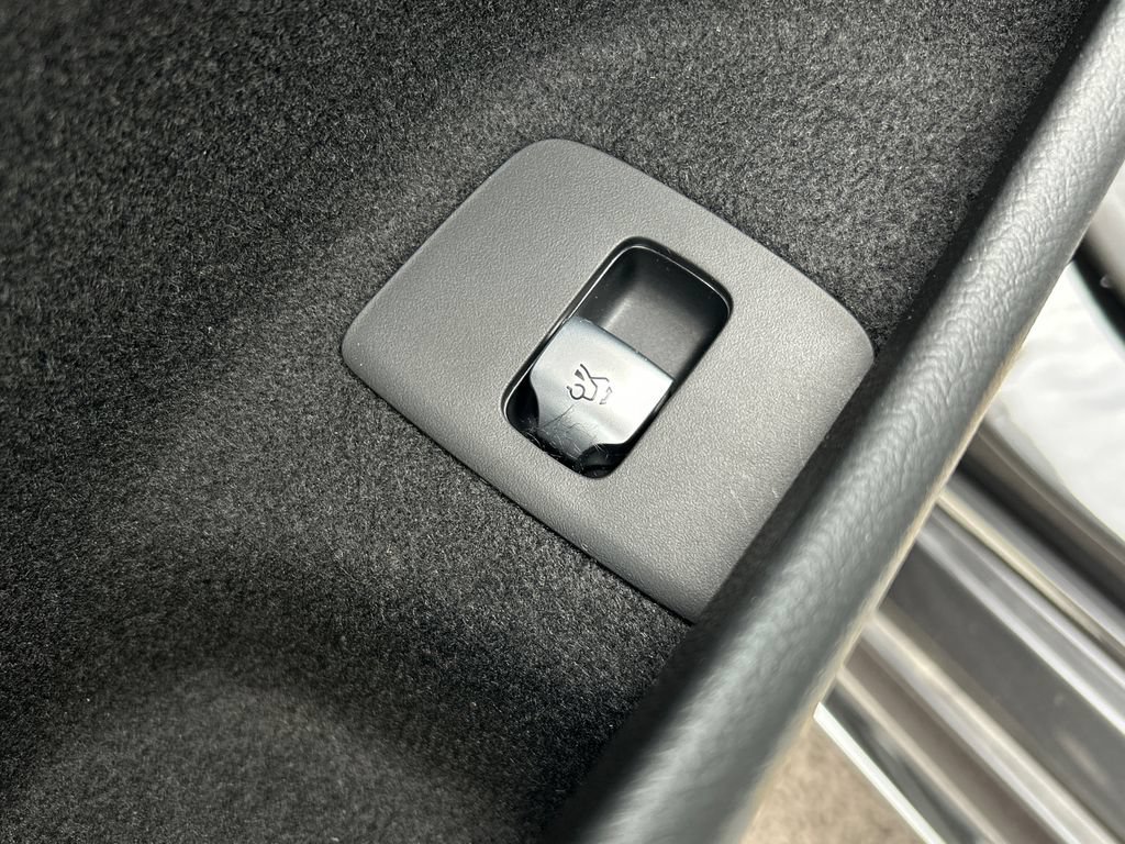 New 2026 Graphite Grey Metallic Mercedes-Benz E 450 image 51
