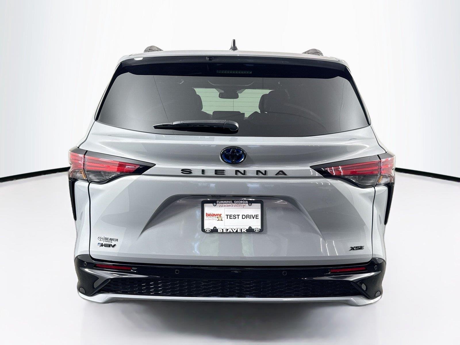 Certified Used 2025 Cement Toyota XSE 7-Passenger image 12