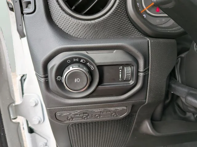 Used 2025 White Jeep Rubicon X image 25