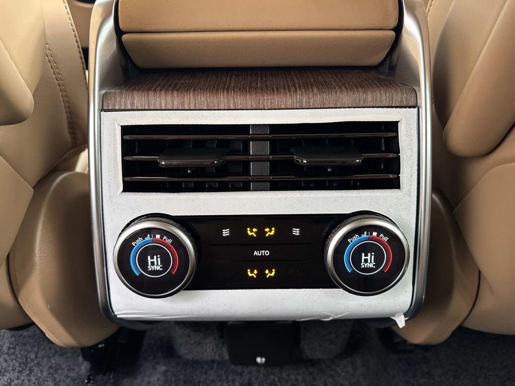 2025 Land Rover Range Rover SE - Photo 15