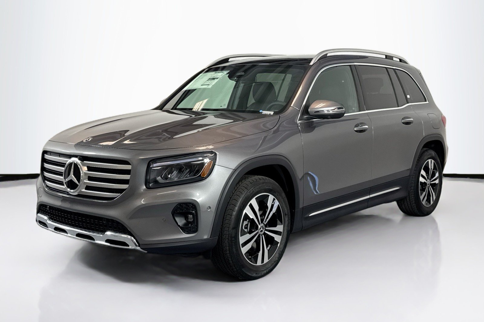2026 Mercedes-Benz GLB GLB 250 4MATIC's photo