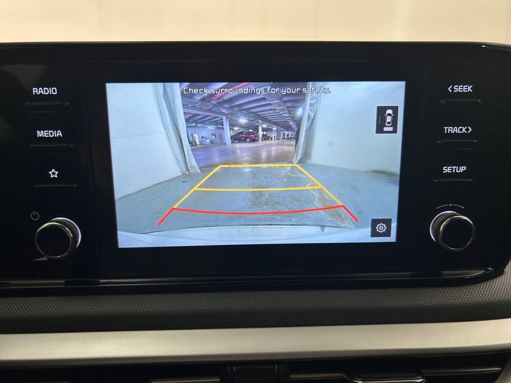 Used 2021 White Kia LXS image 26
