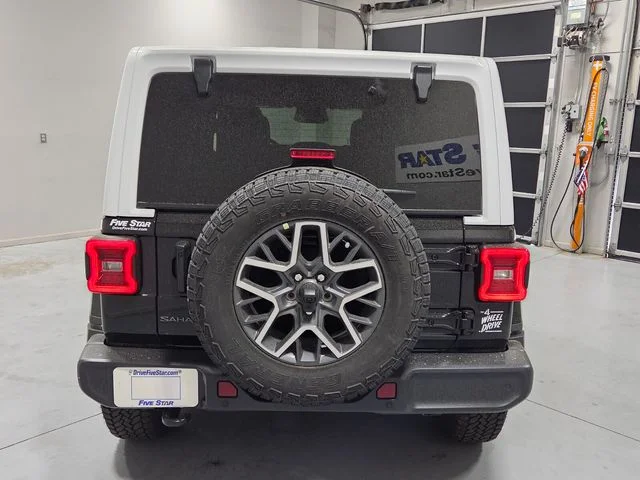New 2026 Black Clear-Coat Exterior Paint Jeep Sahara image 10