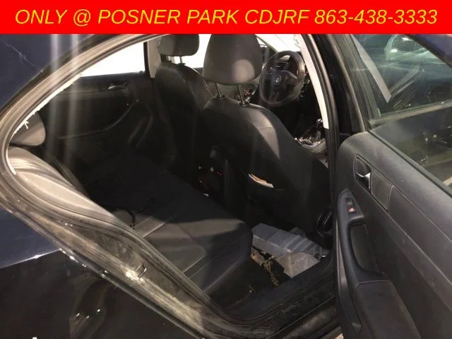 Used 2011 Black Volkswagen 2.5L SE image 17
