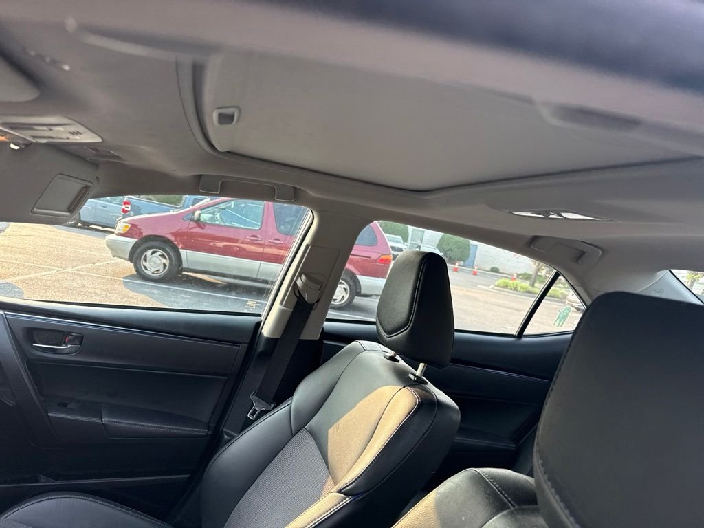 Used 2018 White Toyota SE image 8