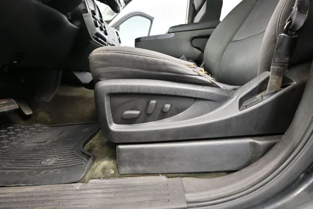 Used 2015 Black GMC SLE image 23