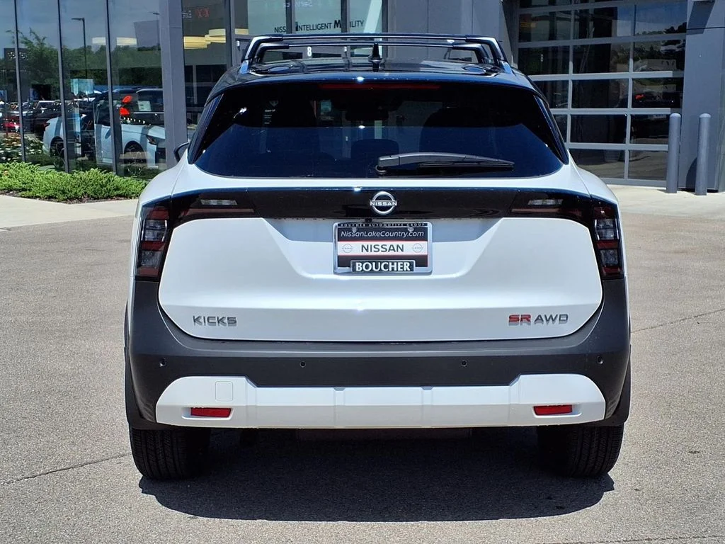 New 2026 Aspen White TriCoat / Super Black Two-tone Nissan SR image 6