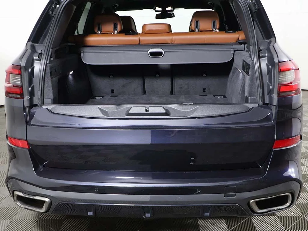 Used 2022 Black BMW M50i image 20
