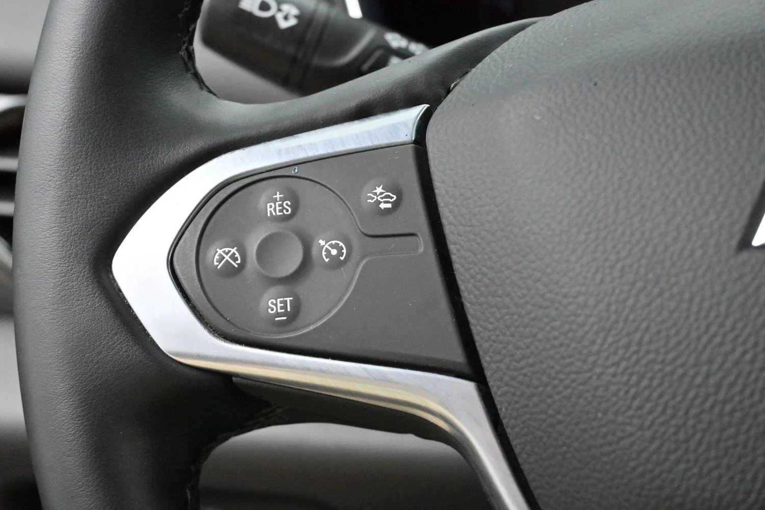 Used 2023 Mosaic Black Metallic Chevrolet LT Cloth image 17