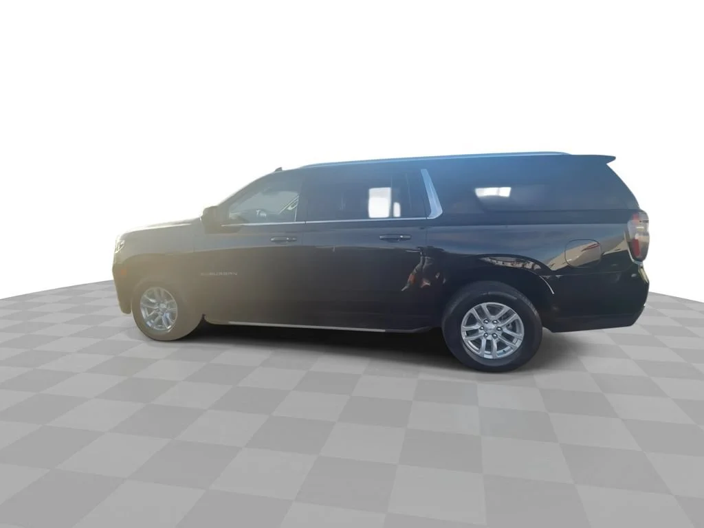 Used 2023 BLACK Chevrolet LT image 5