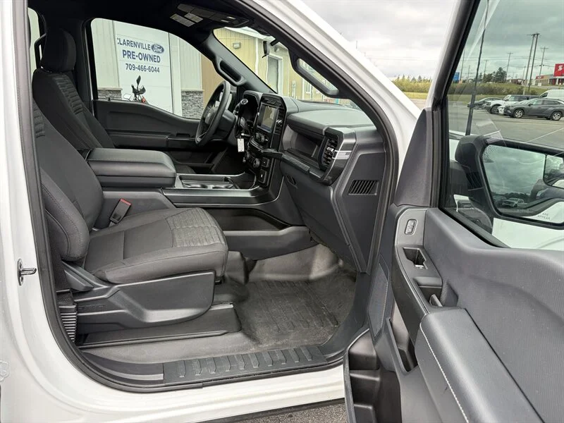 Used 2023 White Ford XLT image 4