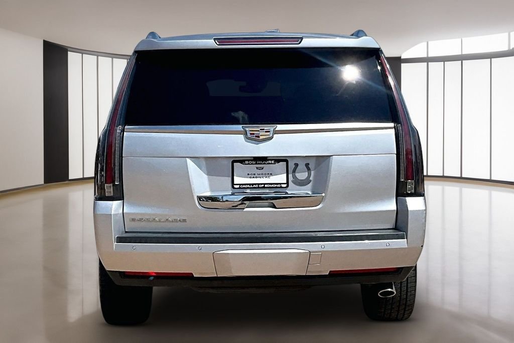 Used 2019 Silver Cadillac Luxury image 4