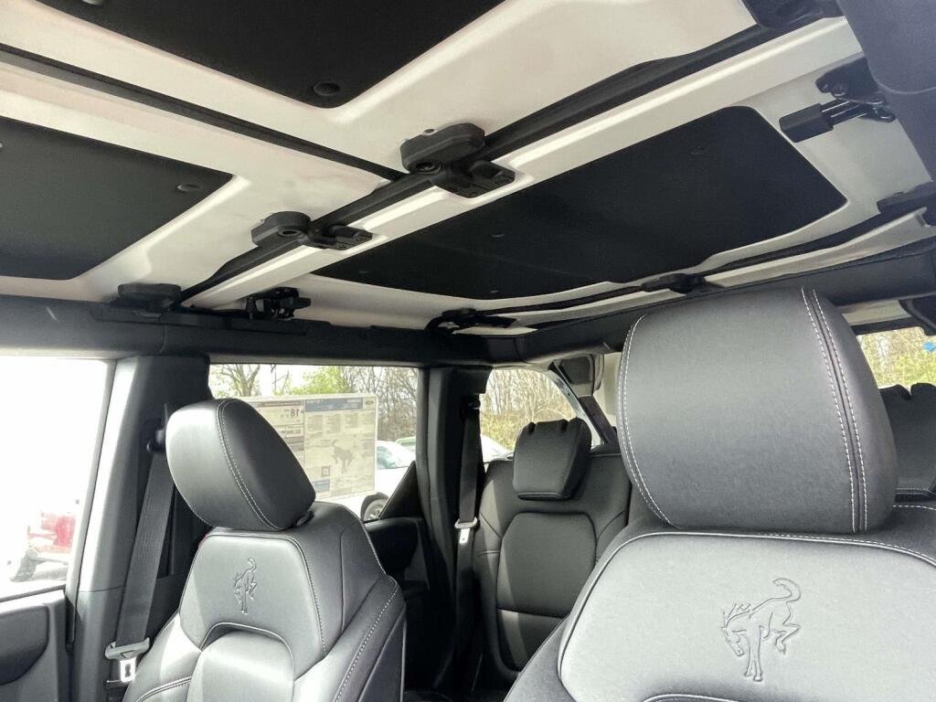 New 2025 Azure Gray Metallic Tri-Coat Ford Badlands image 5