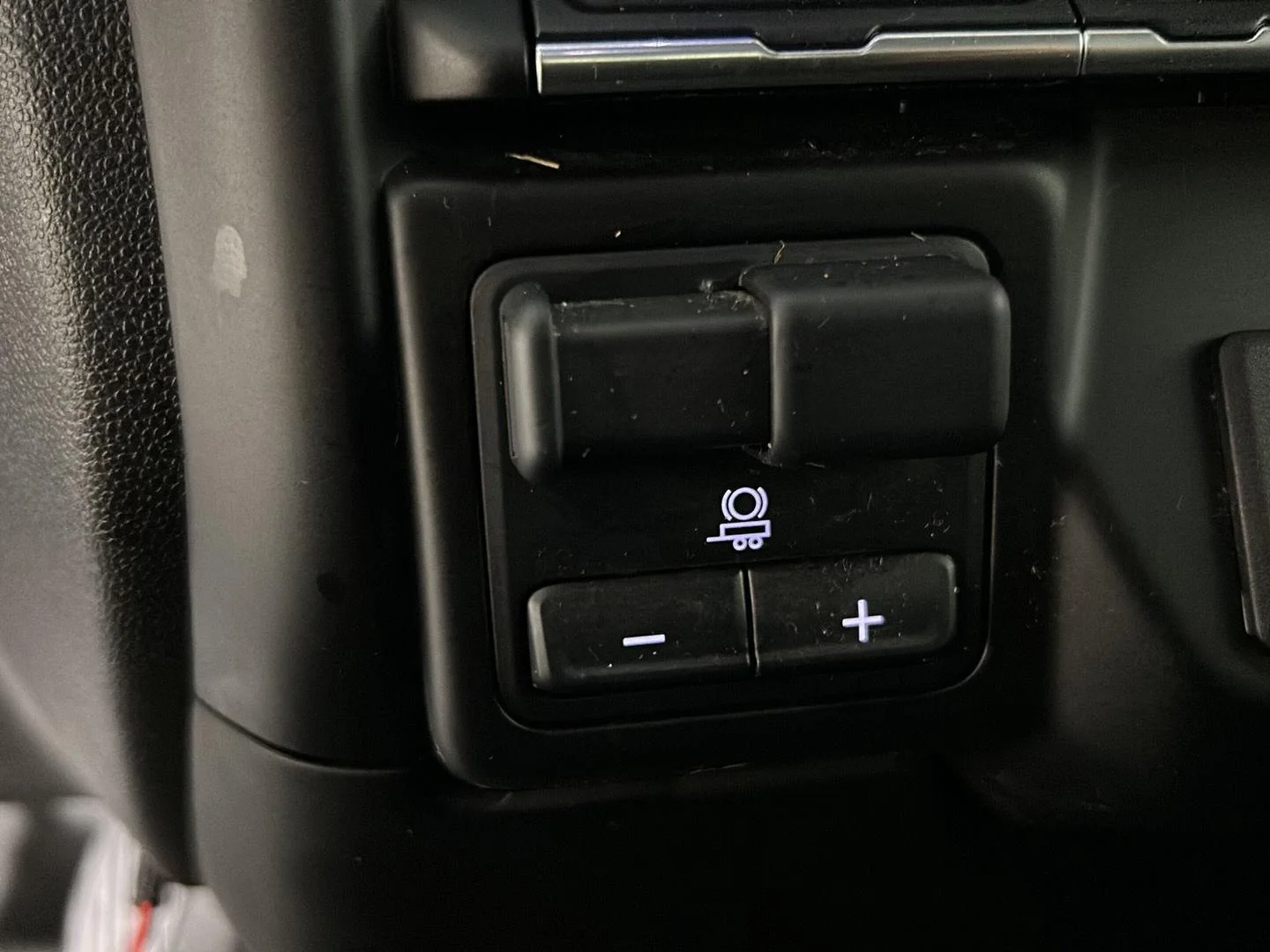 Used 2022 Summit White GMC SLE image 26