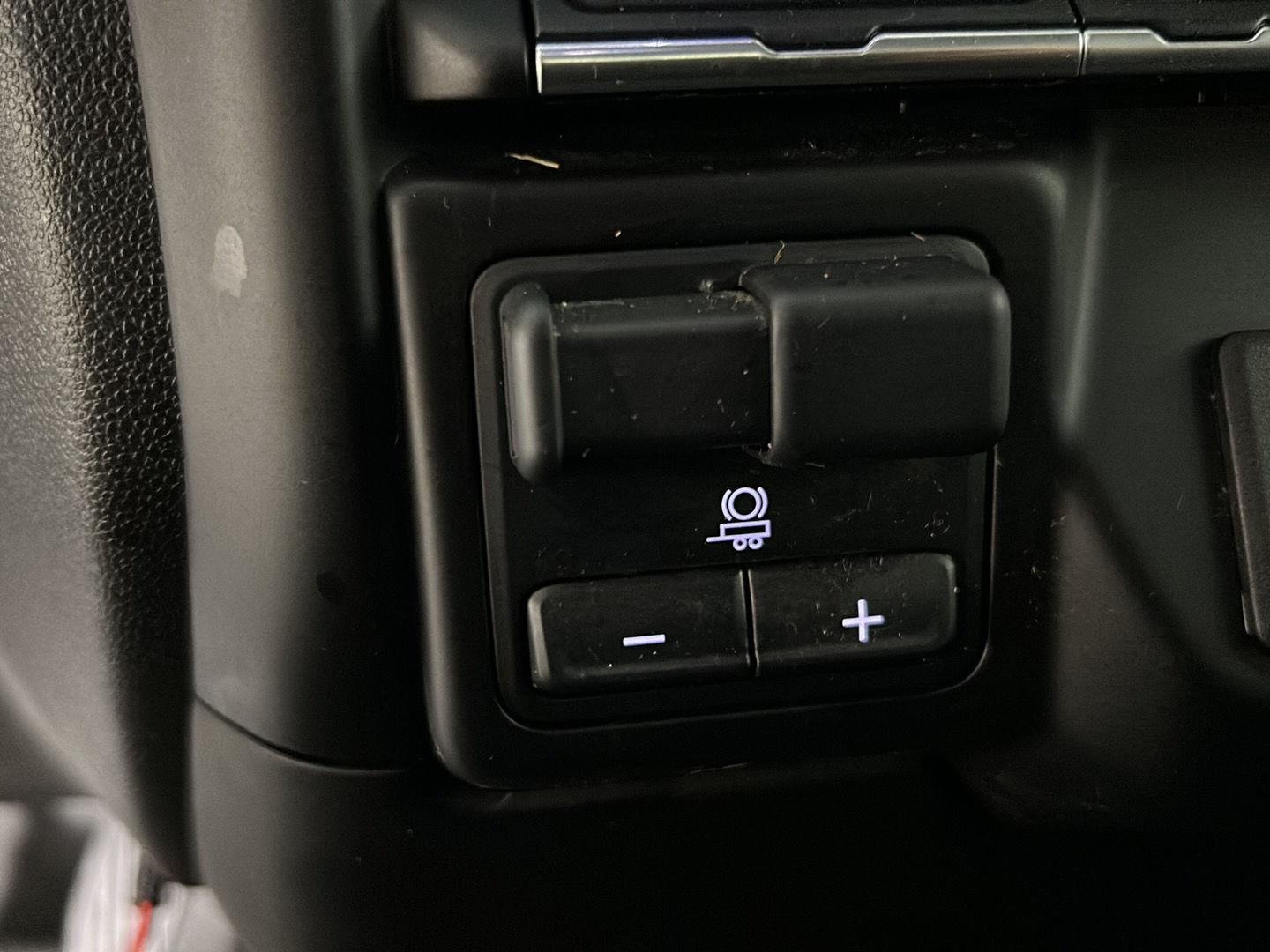 Used 2022 Summit White GMC SLE image 26