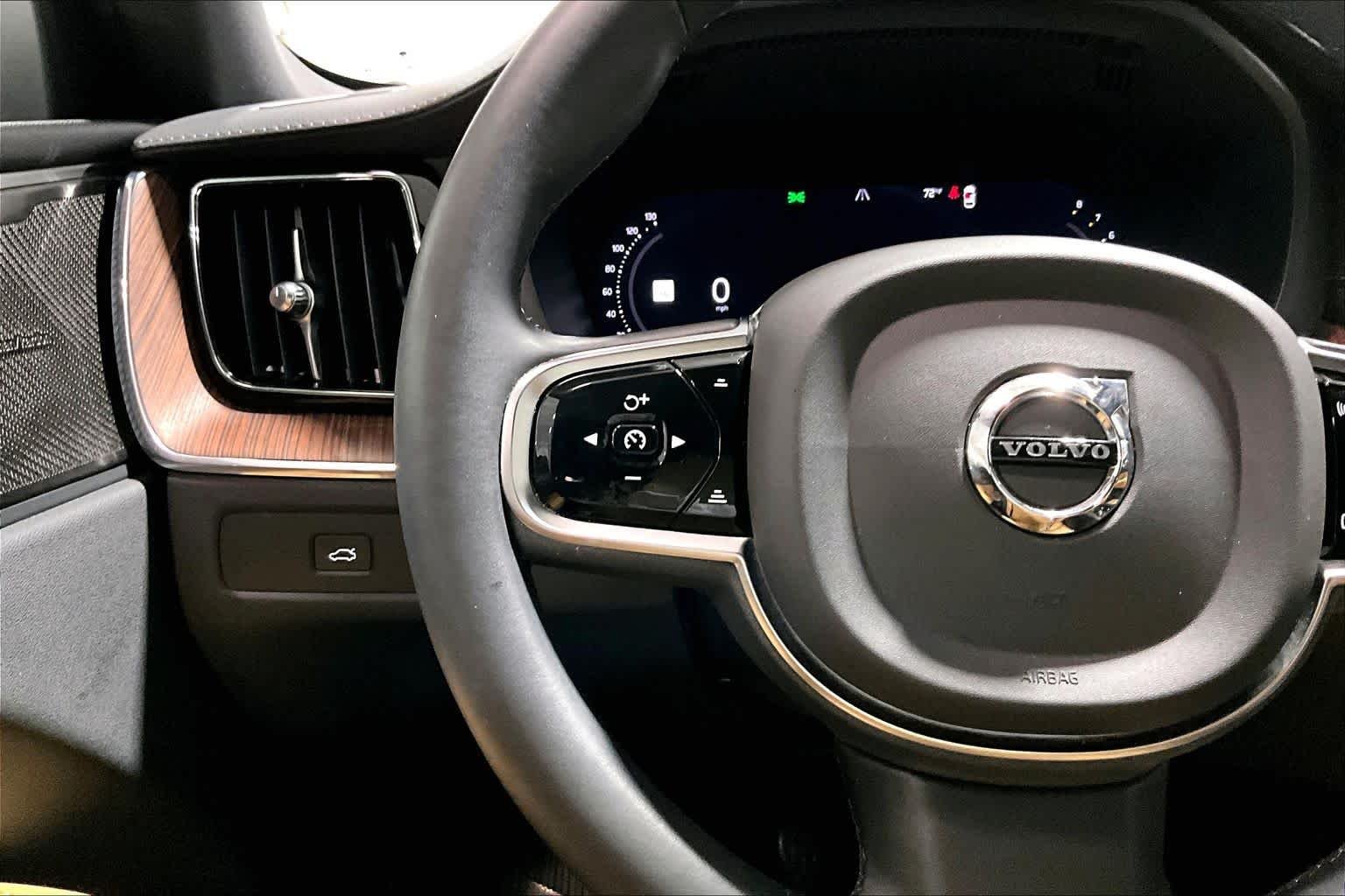 Used 2023 Crystal White Metallic Volvo Ultimate Bright Theme image 24