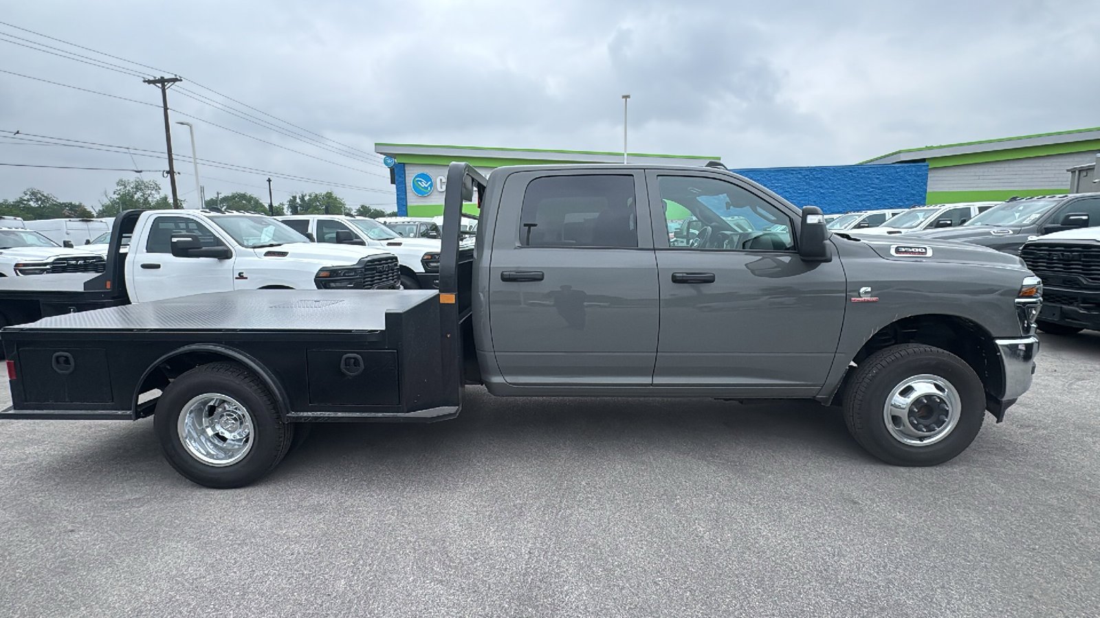 New 2026 Ceramic Gray Clear-Coat Exterior Paint RAM Tradesman image 4
