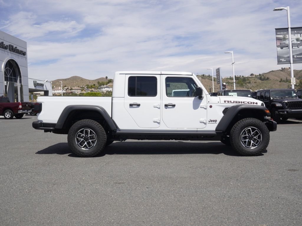 New 2026 Bright White Clear-Coat Exterior Paint Jeep Rubicon image 2