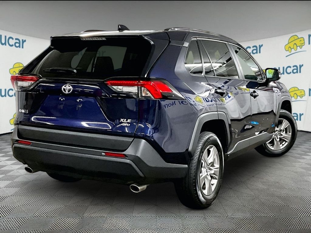Used 2025  Toyota XLE image 6
