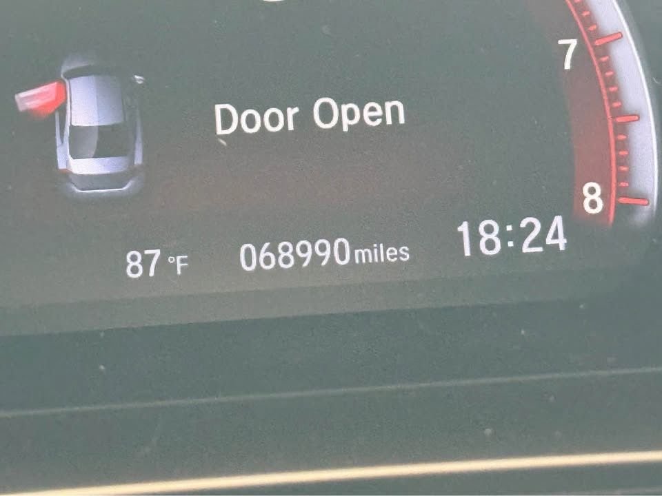 Used 2018 Gray Honda Si image 2