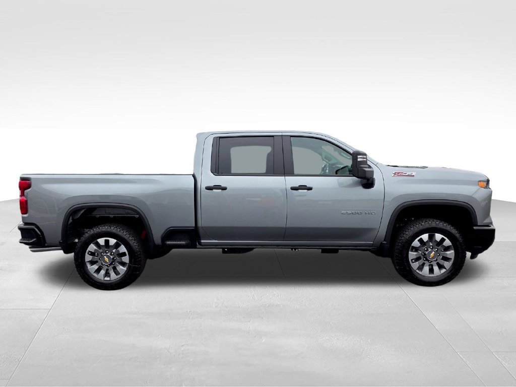 2026 Chevrolet Silverado 2500 HD Custom - Photo 6