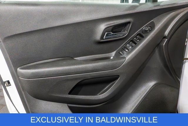 Used 2020 Summit White Chevrolet LT image 15